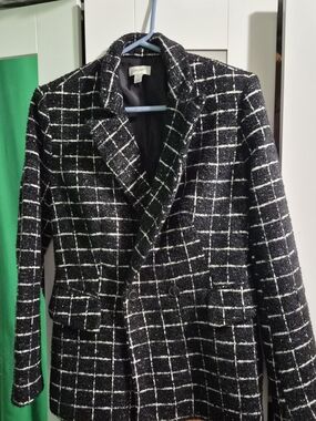 On 34th. Womens size 6. Metallic Plaid Tweed Blazer in Black